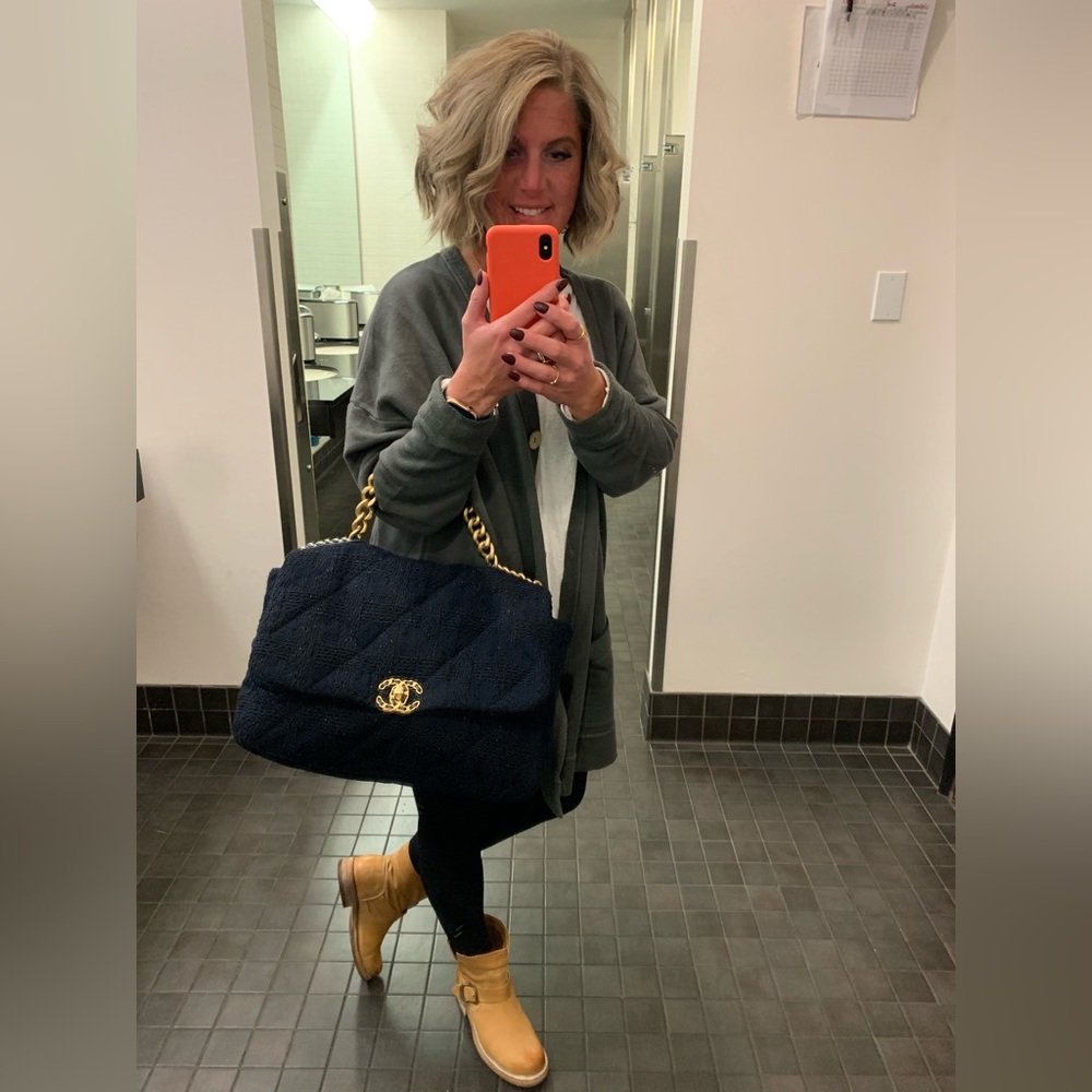 Meet your Posher, Lauren